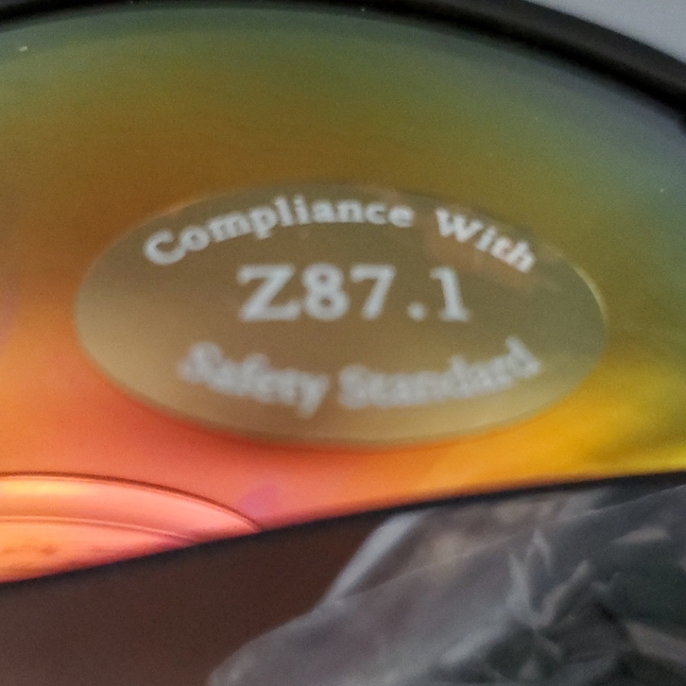 Safety/Sunglasses - Picture 2 of 5